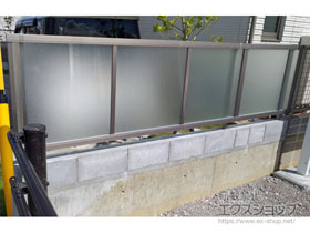 のフェンス・柵 ライシスフェンス P型 ポリカーボネート フリーポールタイプ 施工例