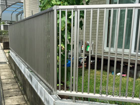 のフェンス・柵 シンプレオフェンス10型 縦格子32本 自由柱タイプ 施工例