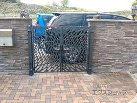 の門扉 キャスグレード 楡 両開き 柱使用 施工例