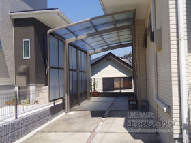 のカーポート ネスカR (ラウンドスタイル) 積雪〜20cm対応＋ネスカR サイドパネル*2段＋着脱式サポート 施工例