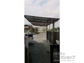 のカーポート ネスカF (フラットスタイル) 積雪〜20cm対応＋ネスカF　サイドパネル*2段+着脱式サポート柱 施工例