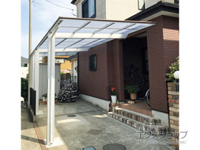 のカーポート フーゴF (フラットスタイル) 延長 木調色 積雪〜20cm対応 施工例