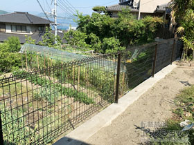 のフェンス・柵 メッシュフェンス G10 自由柱 施工例
