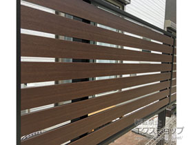 のフェンス・柵 モクアルフェンス 横板タイプ 2段支柱 自立建て用（パネル1段） 施工例