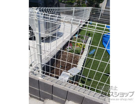 のフェンス・柵 ハイグリッドフェンスUF8型 フリーポールタイプ 施工例