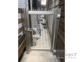 の門扉 シンプレオ門扉T1型 縦格子 片開き 門柱使用 施工例