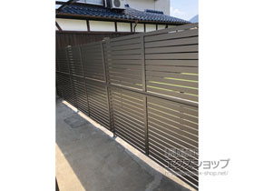 のフェンス・柵 プレスタフェンス7Y型 アルミ多段柱使用（パネル2段） 施工例