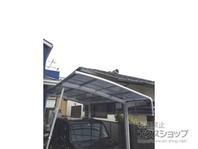 のカーポート フーゴR (ラウンドスタイル) 積雪〜20cm対応＋フーゴR サイドパネル*1段　＋　着脱式サポート柱 施工例