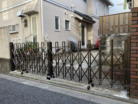 のカーゲート トリップゲート RB型 ノンレール 両開き*48W(24S+24M) 施工例