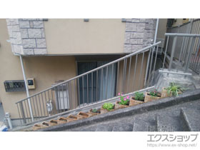 のフェンス・柵 シンプレオフェンスTK型 傾斜地用 自由柱施工 施工例