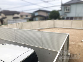 のフェンス・柵 ミエーネフェンス 目隠しルーバータイプ 自由柱施工 施工例