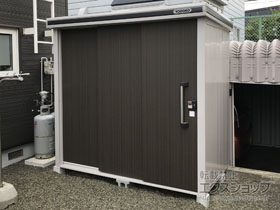 の物置・屋外倉庫 エルモ 積雪型 2220×1170×2121（LMDS-2211） LMDS-2211-DW 施工例