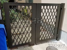 の門扉 ライシス門扉 8型 ダイヤ格子 両開き 柱使用 施工例