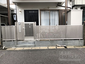 の門扉 シンプレオ門扉2型 縦格子 両開き親子 機能子扉仕様 門柱使用 施工例