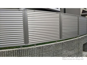 のフェンス・柵 ミエーネフェンス 目隠しルーバータイプ 自由柱施工 施工例