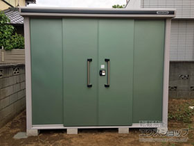 の物置・屋外倉庫 エルモ 一般型 2570×2220×2117 LMD-2522-EG 施工例