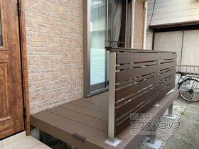 のウッドデッキ リウッドデッキ 200＋ルシアスデッキフェンスA02型＜横板格子+細横板格子タイプ＞ 施工例