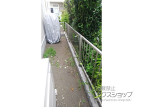 のフェンス・柵 シンプレオフェンスT2型 縦格子16本 間仕切柱施工〈B〉 施工例