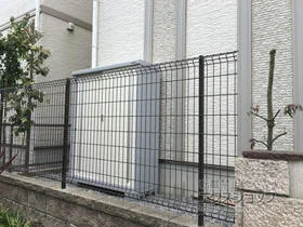 LIXIL(リクシル)のフェンス・柵・塀 ハイグリッドフェンスN8型 フリーポールタイプ 施工例