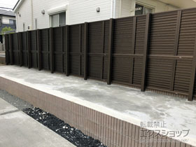 のフェンス・柵 ミエーネフェンス 目隠しルーバータイプ 自由柱施工 施工例