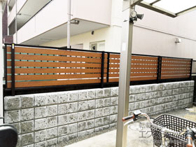 のフェンス・柵 モクアルフェンス 横板タイプ 自由柱施工 施工例