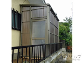 のストックヤード スピーネストックヤード F型 波板タイプ ヤード仕様 片側ドア 積雪〜20cm対応 施工例