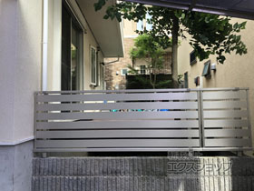 のフェンス・柵 シンプレオフェンスSY1型 横スリット 自由柱施工 施工例