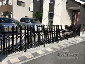 のカーゲート トリップゲート ペットガード型 ノンレール 両開き 80W(40S+40M) 施工例