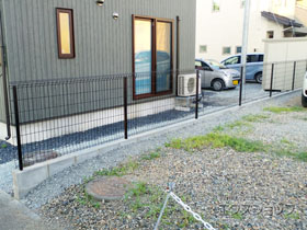 のフェンス・柵 イーネットフェンス 2F型　自由柱タイプ 施工例