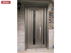 の玄関ドア リシェント玄関ドア3 アルミ仕様 親子様(ランマ無)L C12N型 ※タッチキー(リモコンタイプ)仕様 施工例