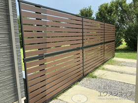のフェンス・柵 モクアルフェンス 横板タイプ 2段支柱 自立建て用（パネル2段） 施工例
