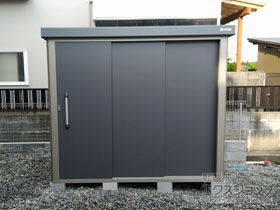 の物置・屋外倉庫 エスケーエイト SK8S-100 多雪型 2200×1600×1940 SK8S-100-GK 施工例