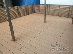 のウッドデッキ リウッドデッキ 200　※正面斜め納まり 施工例