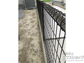 のフェンス・柵 イーネットフェンス2M型 間仕切柱施工 施工例