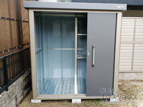 の物置・屋外倉庫 エスケーエイト SK8-70 一般型 1800×1200×1940 SK8-70-GK 施工例