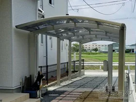 YKKAPのカーポート レイナワンポートグラン 縦連棟 積雪〜20cm対応 施工例