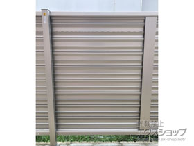 のフェンス・柵 ミエーネフェンス 目隠しルーバータイプ 自由柱施工 施工例