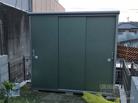 の物置・屋外倉庫 エスモ 一般型 2100×900×1959 ESE-2109A-EG 施工例