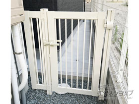 の門扉 シンプレオ門扉K2型 たて格子 袖FIX付 片開き 門柱使用(埋込+埋込) 施工例