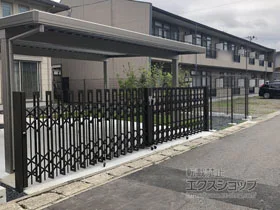 LIXIL(リクシル)のフェンス・柵・塀 ハイグリッドフェンスN8型 フリーポールタイプ 施工例