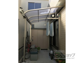 のテラス屋根 ソラリア R型 テラスタイプ 単体 積雪〜20cm対応＋ソラリア 吊下げ式固定物干し 標準 2本入り×1セット 施工例