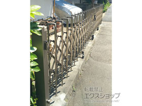 のカーゲート トリップゲート RC型 ノンレール 両開き 68W（34S+34M） 施工例