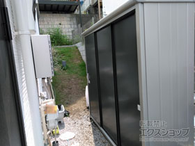 の物置・屋外倉庫 エスモ 一般型 2100×650×1959 ESE-2106A-SM 施工例