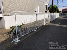 アイボリーホワイトのハイグリッドフェンス11型の施工例一覧 ...