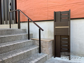 の機能門柱・ポスト ルシアスポストユニット BW03型 木調カラー 施工例