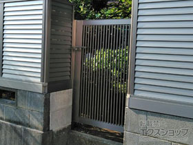 の門扉 プレスタ門扉 2型 細たて桟 片開き 柱使用 施工例