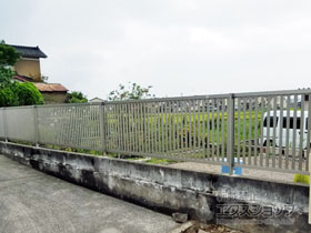 のフェンス・柵 プレスタフェンス 4型 太たて桟 フリーポールタイプ 施工例