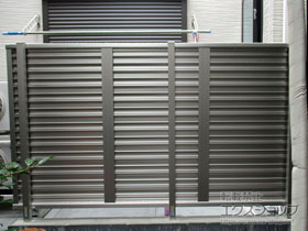 のフェンス・柵 シンプレオフェンス13型 ルーバー 自由柱施工 施工例