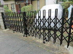 のカーゲート トリップゲート RC型 ノンレール 両開き 50W（25S+25M） 施工例