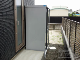 の物置・屋外倉庫 シンプリー 一般型 1320×755×1903 MJX-137E-PG 施工例